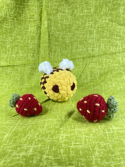 Bee £5